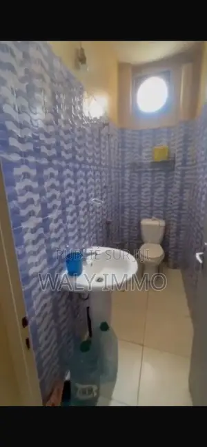 3chbre Appartement dans Appartement, Thiès Sud à Louer