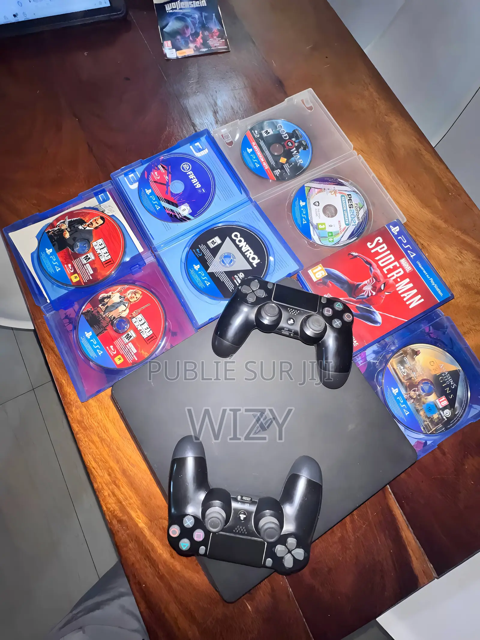 Ps4 /2 Manettes /10 Jeux