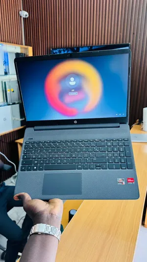 Nouveau Ordinateur portable HP 15s 8GB AMD Ryzen 5 SSD 256GB