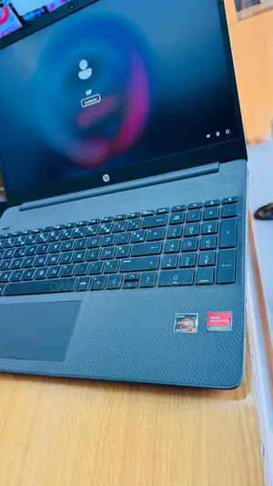 Nouveau Ordinateur portable HP 15s 8GB AMD Ryzen 5 SSD 256GB