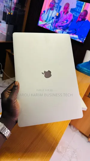Nouveau Apple MacBook Pro 2019 16GB Intel Core i9 SSD 512GB