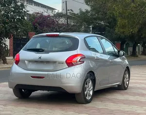 Peugeot 208 2015 Gris
