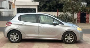 Peugeot 208 2015 Gris