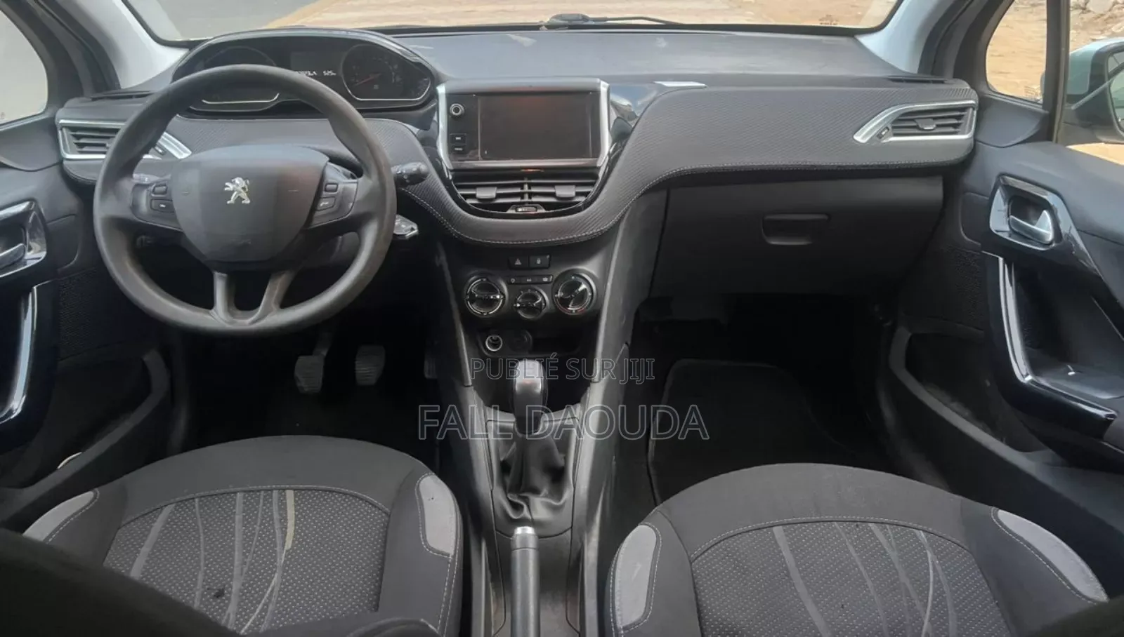 Peugeot 208 2015 Gris