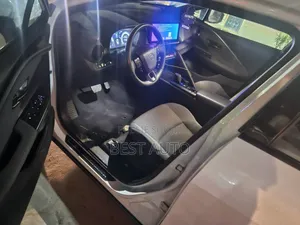 Toyota C-HR 2024 Gris