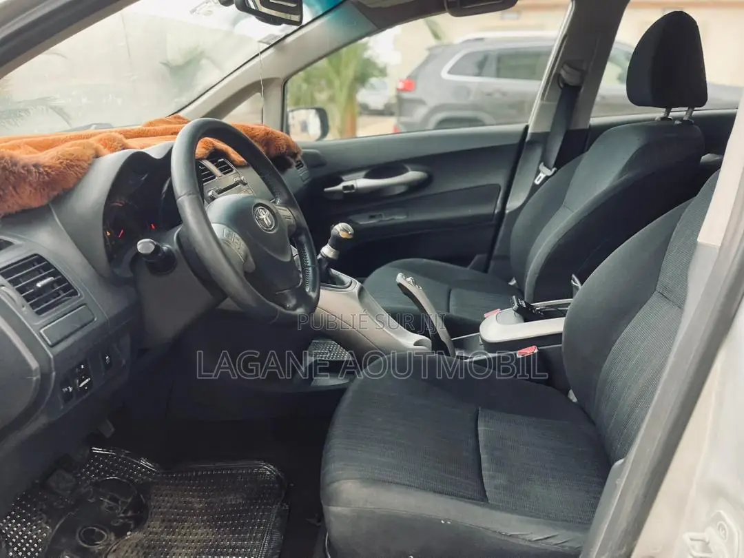 Toyota Auris 1.6 Dual VVTi 2008 Gris