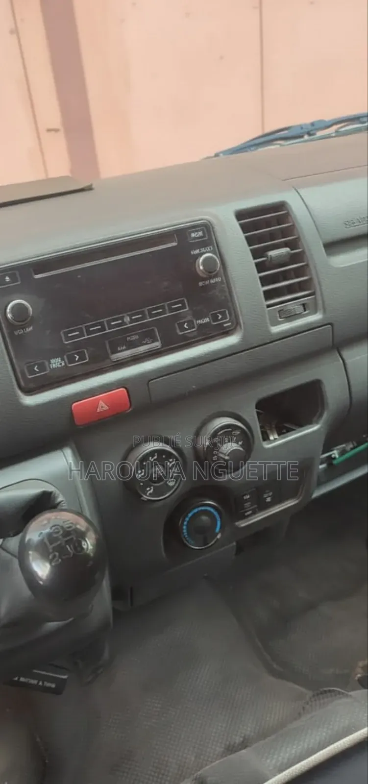 Toyota HiAce 2023 Blanc