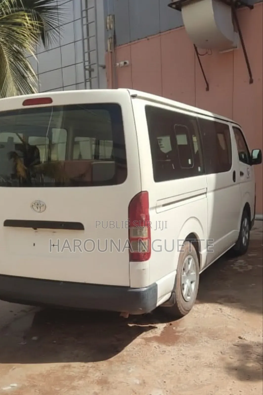Toyota HiAce 2023 Blanc