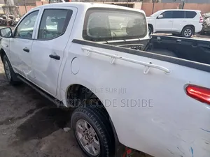 Mitsubishi L200 Double Cab 2.4 181hp 4WD 2017 Blanc