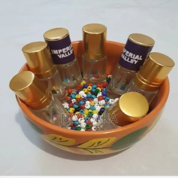 Vente De Produits Cosmétiques Et Pochettes Wax