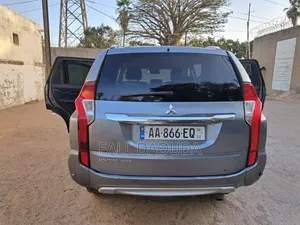 Mitsubishi Pajero Sport 2019 Gris