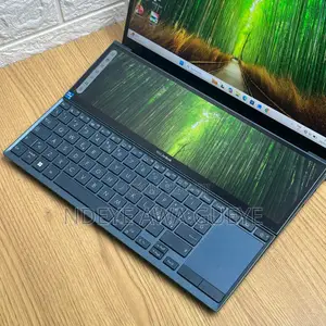 Nouveau Asus Zenbook Duo 14 16GB Intel Core i7 SSD 1T