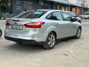 Ford Focus 2014 Gris