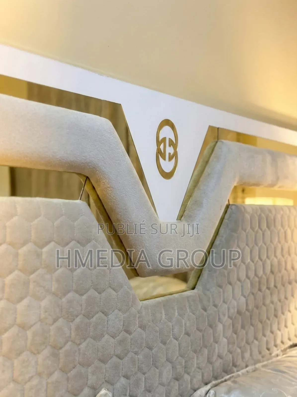 Chambre a Coucher De Luxe Blanche Dorée