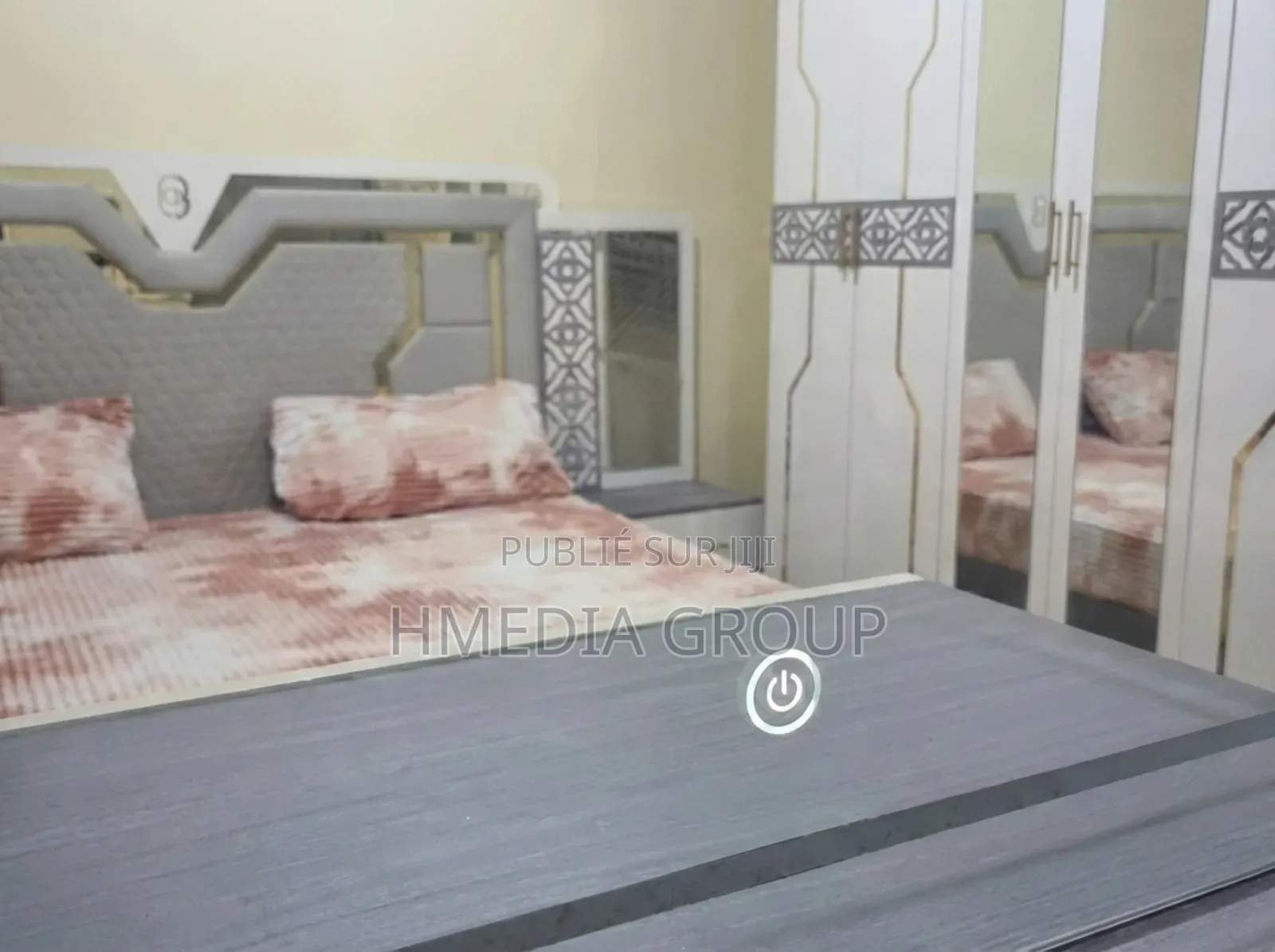 Chambre a Coucher De Luxe Blanche Dorée