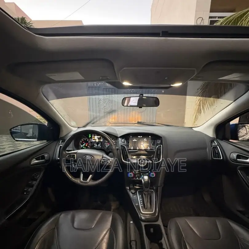 Ford Focus 2018 Bleu