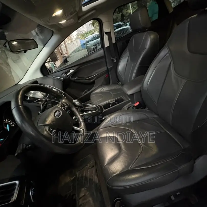 Ford Focus 2018 Bleu