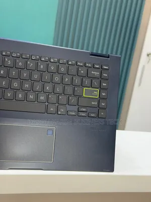 Nouveau Asus VivoBook S301LA 8GB AMD Ryzen 5 SSD 256GB