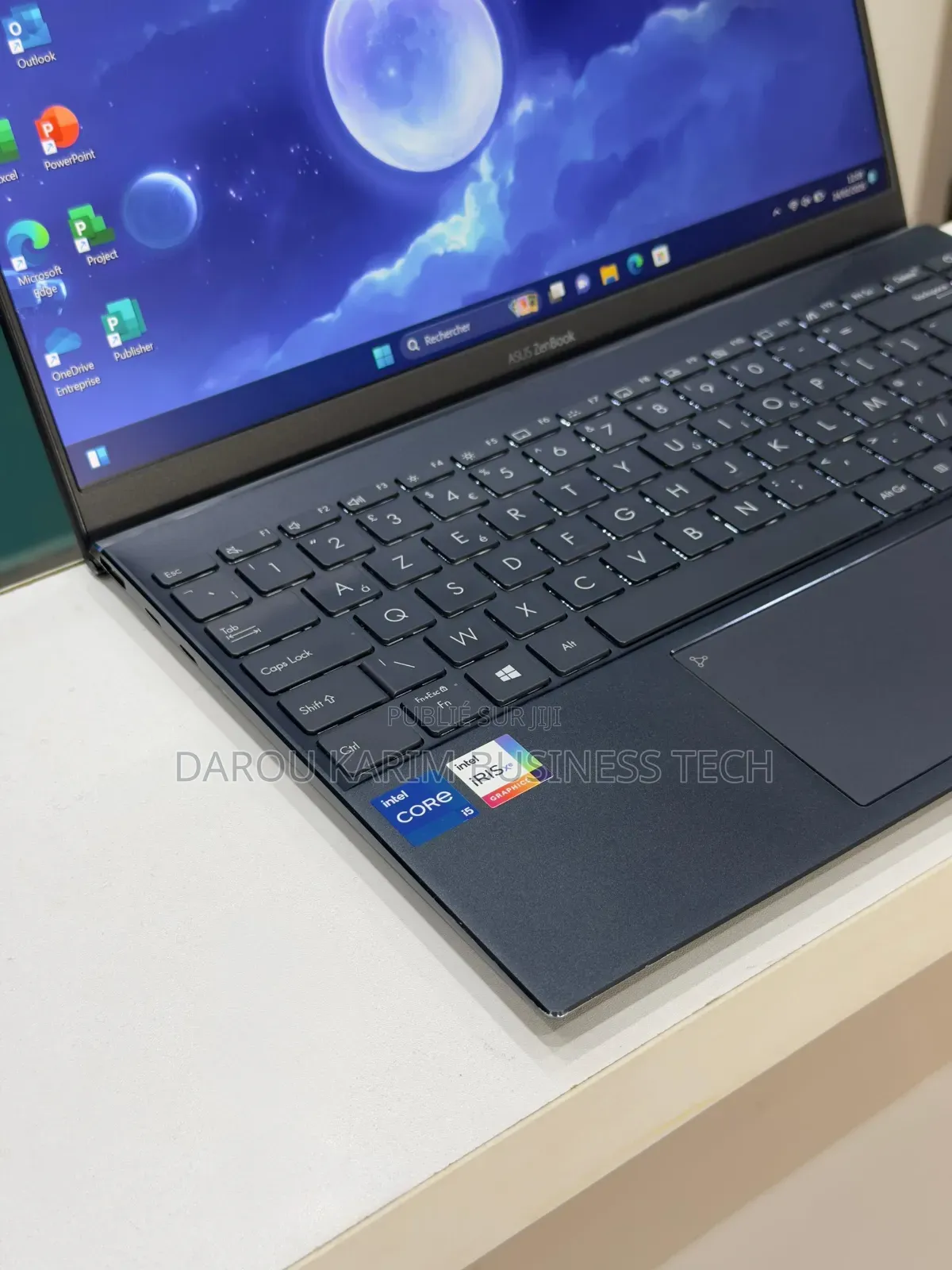 Nouveau Asus ZenBook UX430UA 8GB Intel Core i5 SSD 512GB