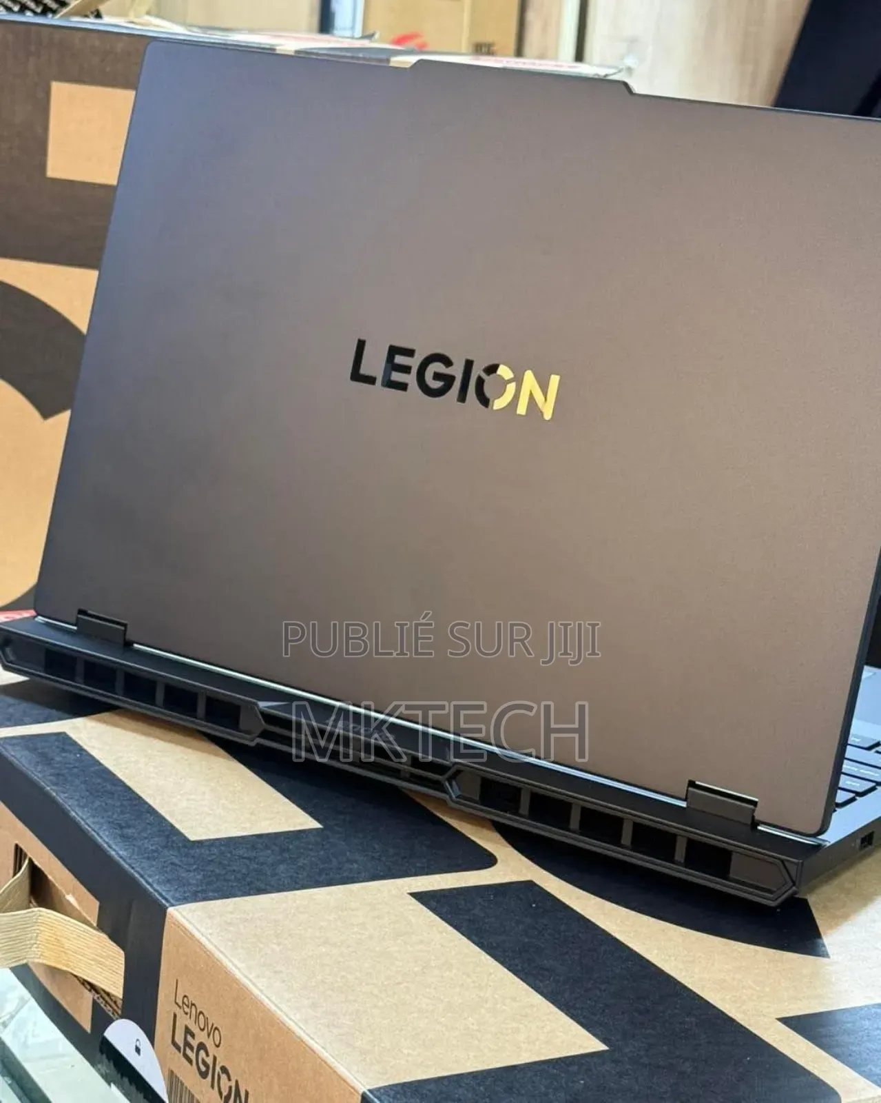 Nouveau Ordinateur portable Lenovo Legion 7 32GB AMD Ryzen 9 SSD 1T