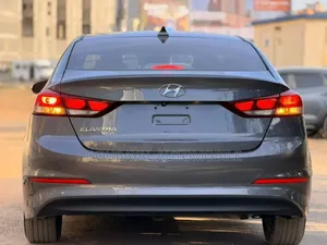 Hyundai Elantra 2017 Blanc