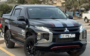 Nouveau Mitsubishi L200 2024 Argenté