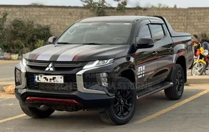 Nouveau Mitsubishi L200 2024 Argenté