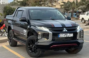 Nouveau Mitsubishi L200 2024 Argenté