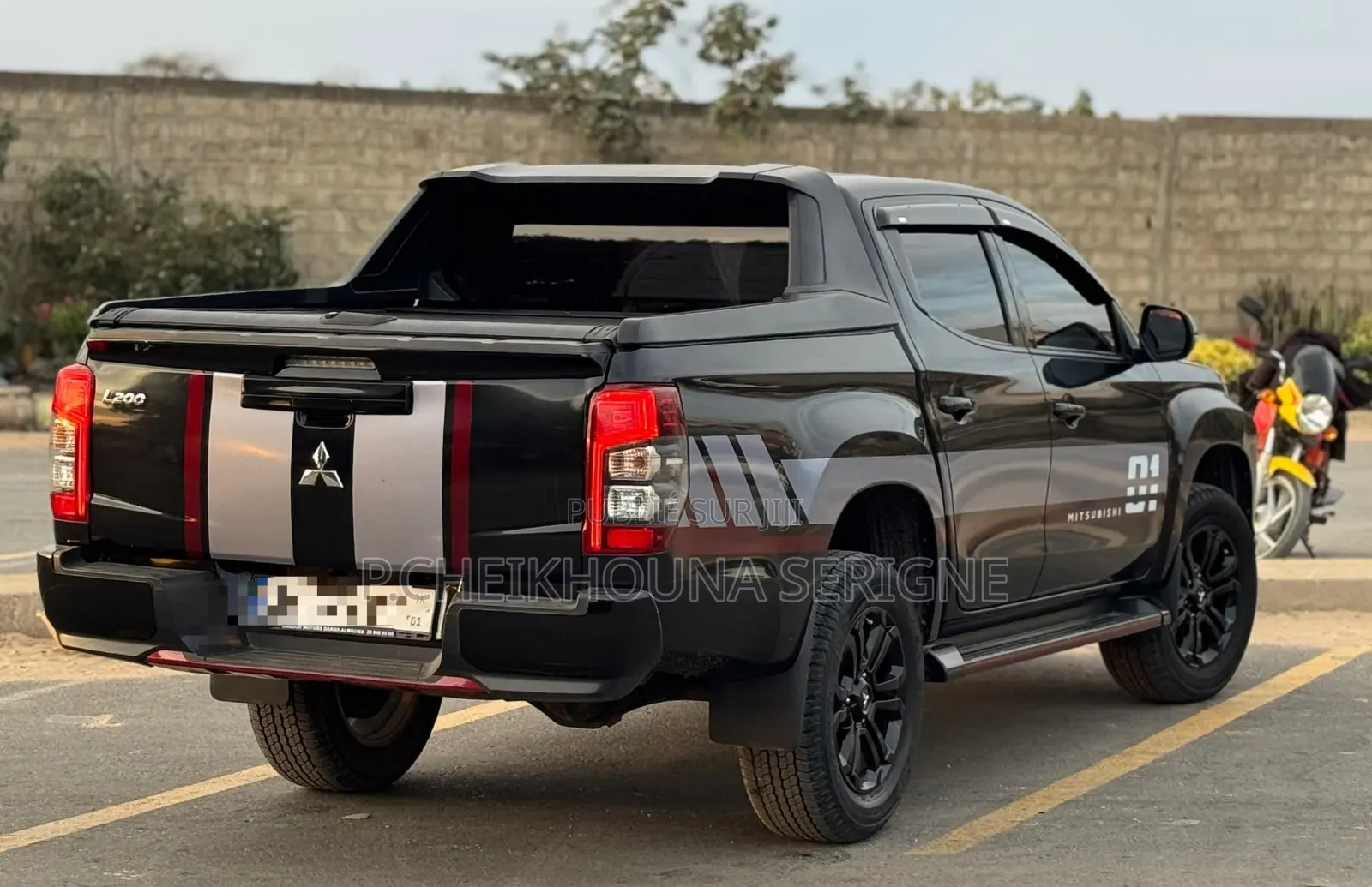 Nouveau Mitsubishi L200 2024 Argenté