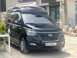 Hyundai Starex 2018 Noir