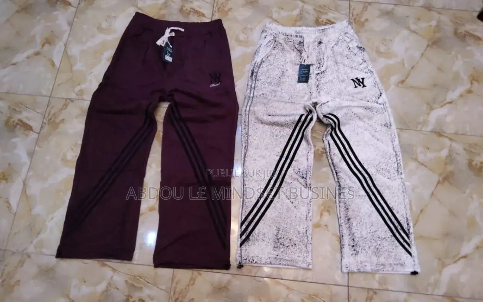 Pant Jogging Trois Trait Disponible