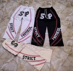 Pantalon Jogging Strict Disponible