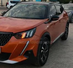 Peugeot 2008 1.2 PureTech (100 Hp) 2020 Orange