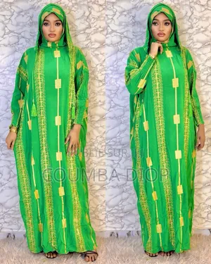 Des Vêtements Pour Femme