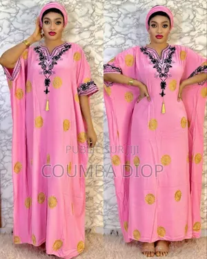 Des Vêtements Pour Femme