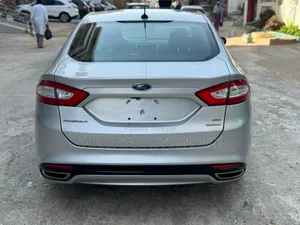 Ford Fusion 2016 Gris