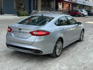Ford Fusion 2016 Gris