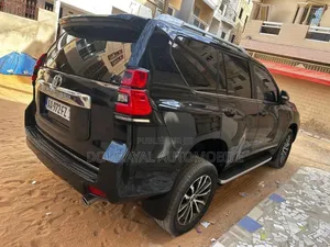 Toyota Land Cruiser Prado 2020 Noir Mat