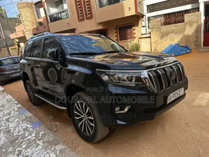 Toyota Land Cruiser Prado 2020 Noir Mat