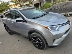 Toyota RAV4 LE AWD (2.5L 4cyl 6A) 2017 Gris