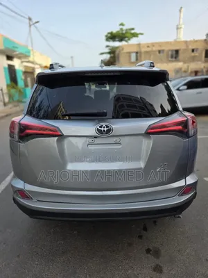 Toyota RAV4 LE AWD (2.5L 4cyl 6A) 2017 Gris