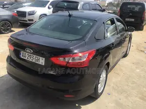 Ford Focus SE 5-Door 2013 Noir