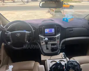 Hyundai Starex 2018 Noir