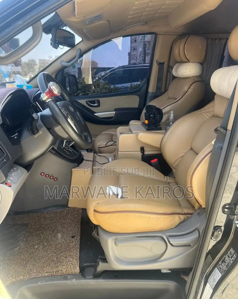 Hyundai Starex 2018 Noir