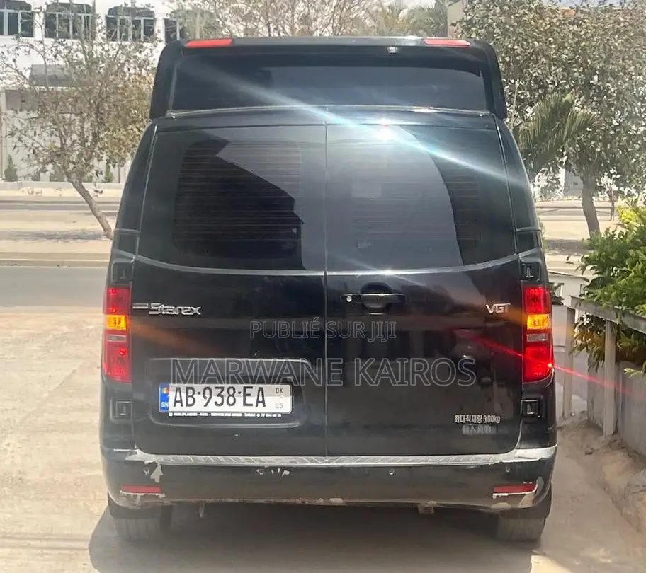 Hyundai Starex 2018 Noir