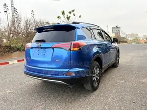 Toyota RAV4 2018 Bleu