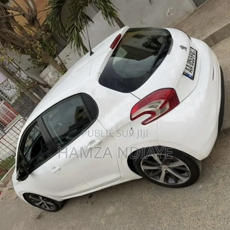 Peugeot 208 2014 Blanc