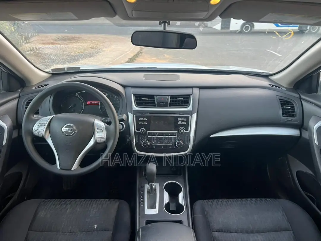 Nissan Altima 2018 Gris