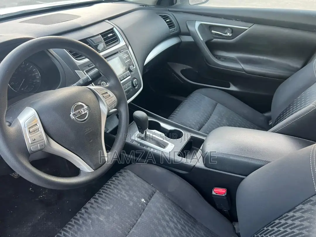 Nissan Altima 2018 Gris