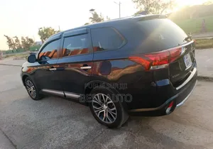 Mitsubishi Outlander 2017 Noir